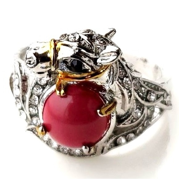 Creative Domineering Horse Embrace Red Crystal Fashion Ring Size: 10 NIB - Picture 10 of 11